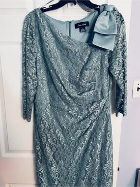 Women’s Maxi Formal Dress with Bow